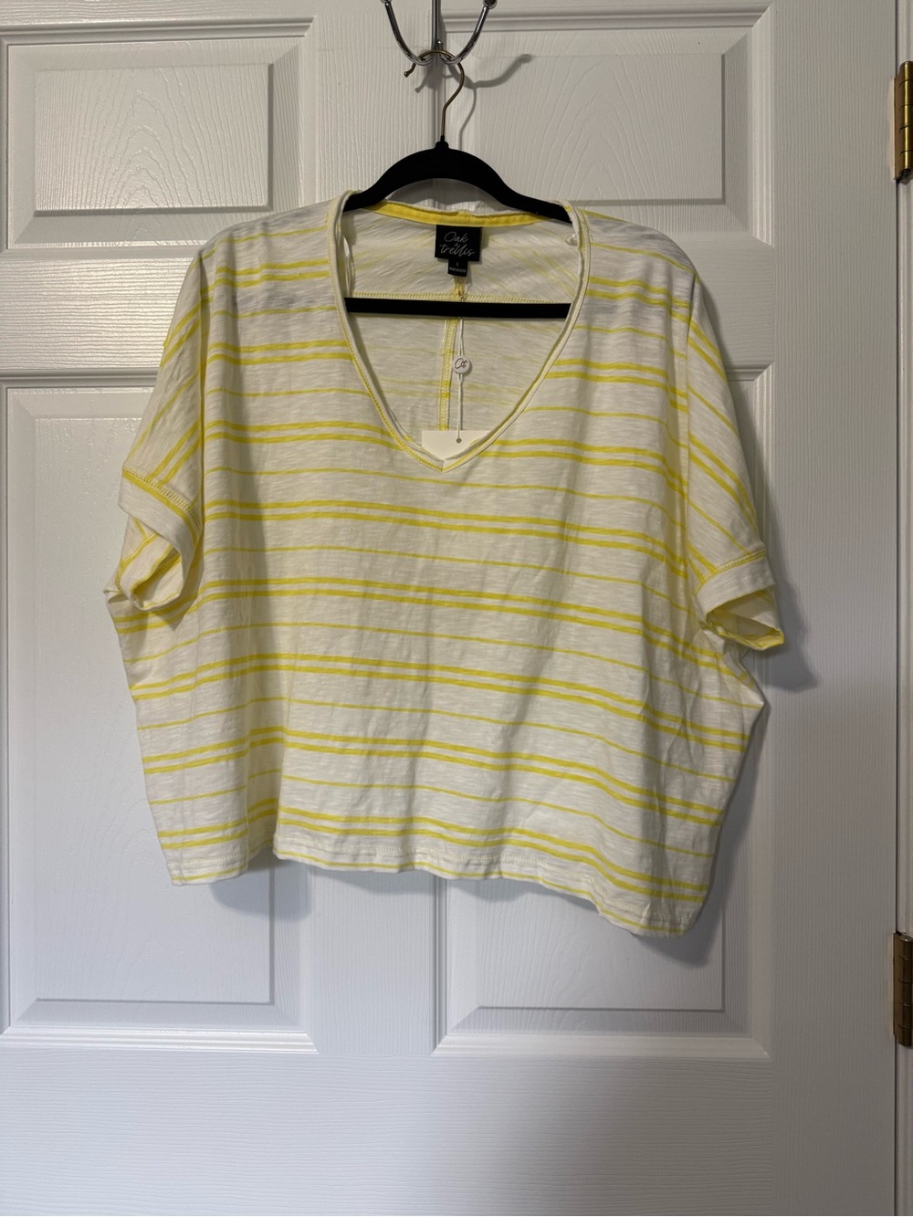 Oak & Trellis NWT 100% Cotton Yellow Stripe Boxy V-Neck Top- L - Picture 2 of 9